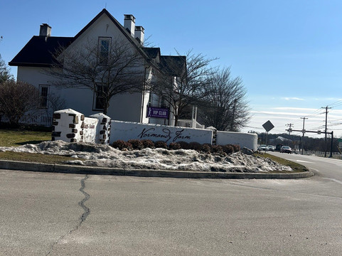 诺曼底农场会议中心酒店主图