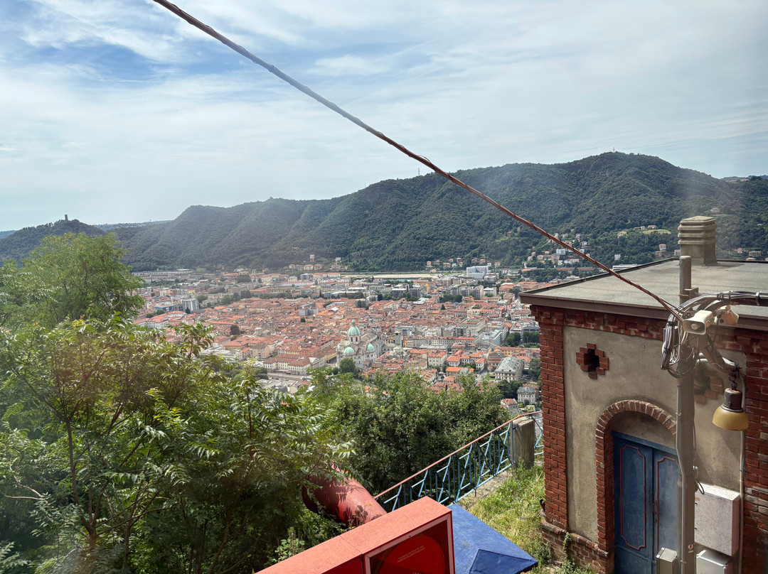 Punto Panoramico Di Via Pissarottino-布鲁纳泰必去景点