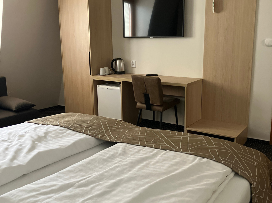 塔维尔旅馆主图
