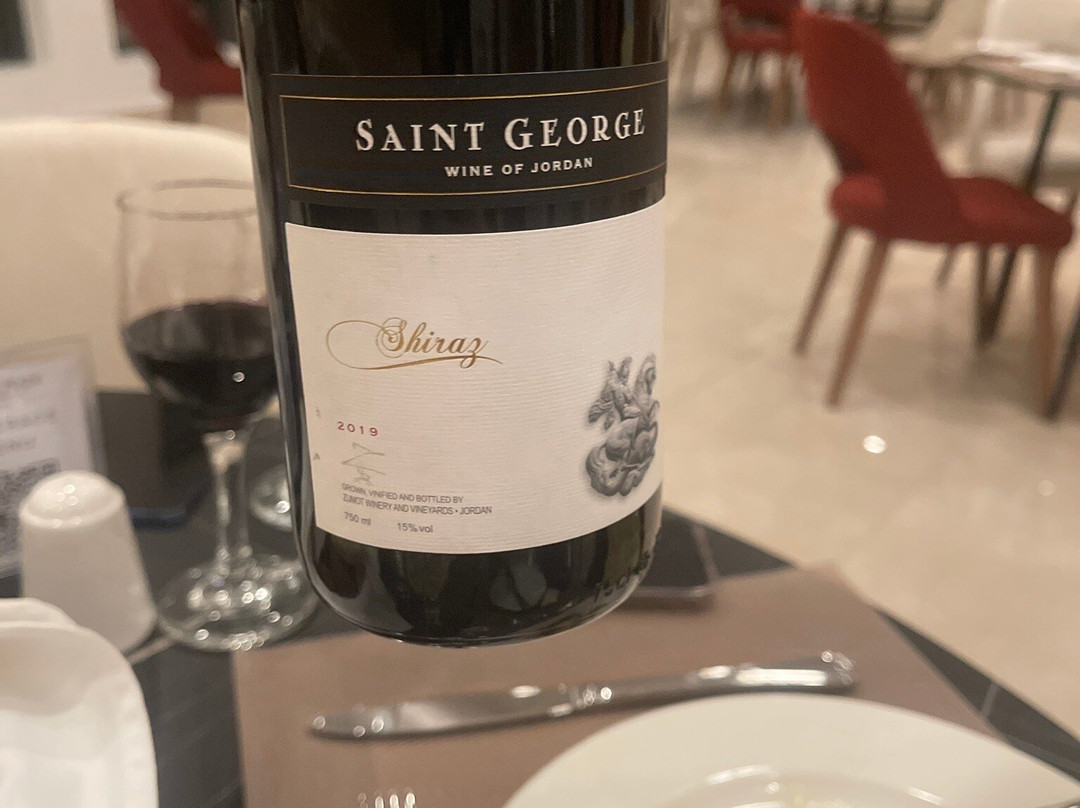 佩特拉皇冠假日酒店主图