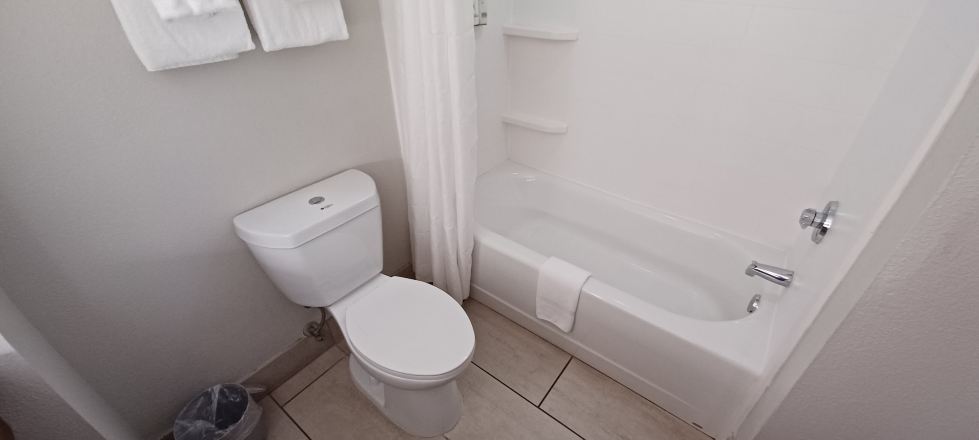 Holiday Inn Express 克里斯特尔里弗-浴室