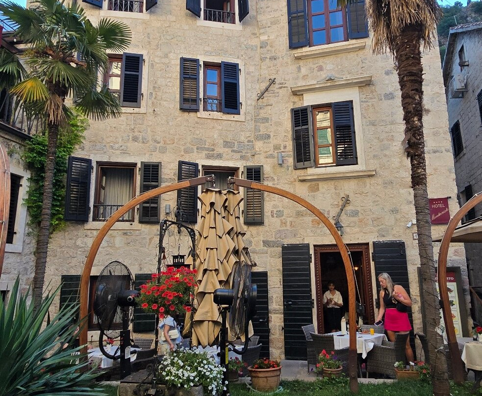 Hotel Monte Cristo主图