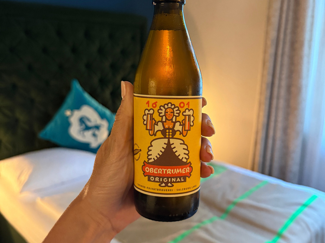 卡尔顿别墅酒店主图