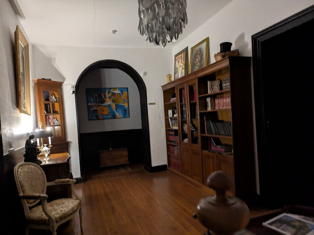 香布朗城堡酒店主图