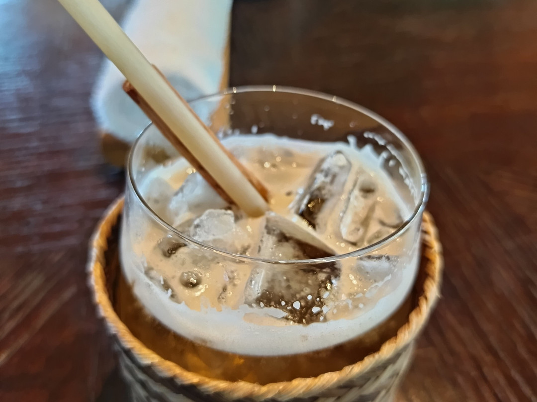 芭提雅中天海滩安达仕酒店主图
