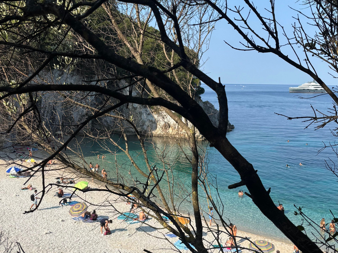 Rovinia Beach-Paleokastritsa必去景点