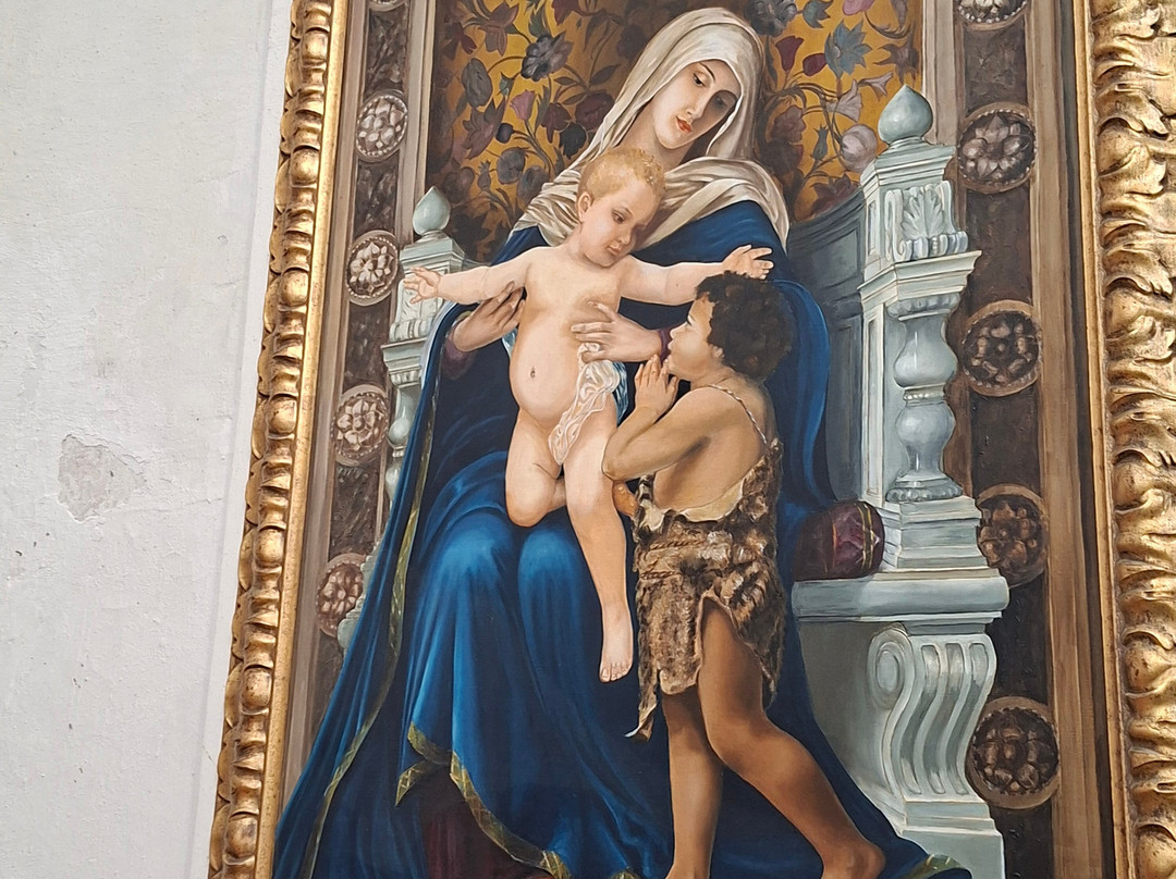 Catedral St. Jean Baptiste-卡尔维必去景点
