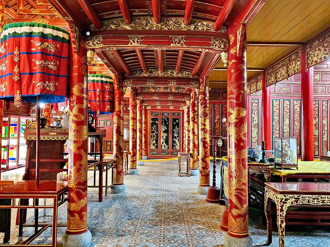 Imperial Tomb of Dong Khanh-顺化必去景点