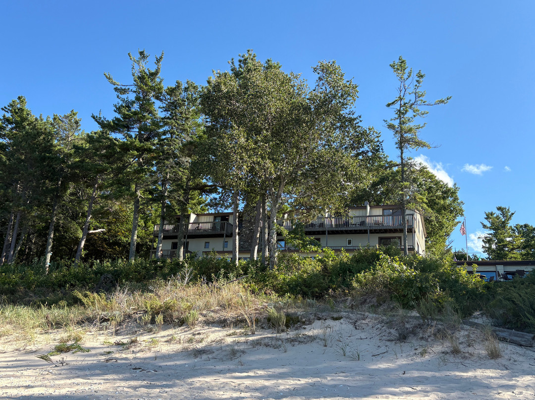 Beaver Island Lodge主图