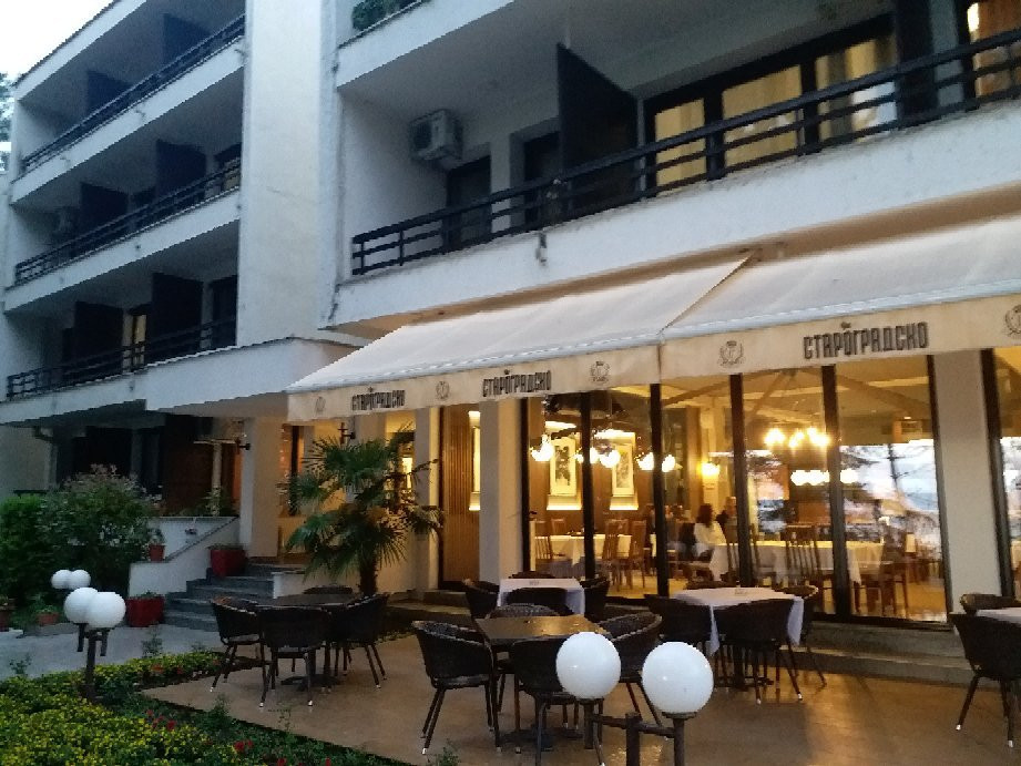 Hotel Pela