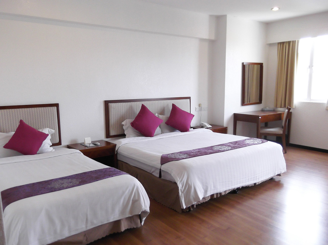Sungai Dua酒店住宿-Alora Hotel