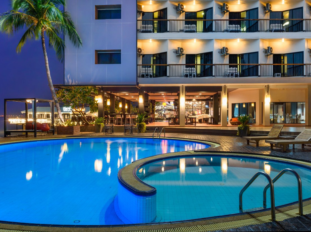 The Loft Seaside Sriracha Hotel