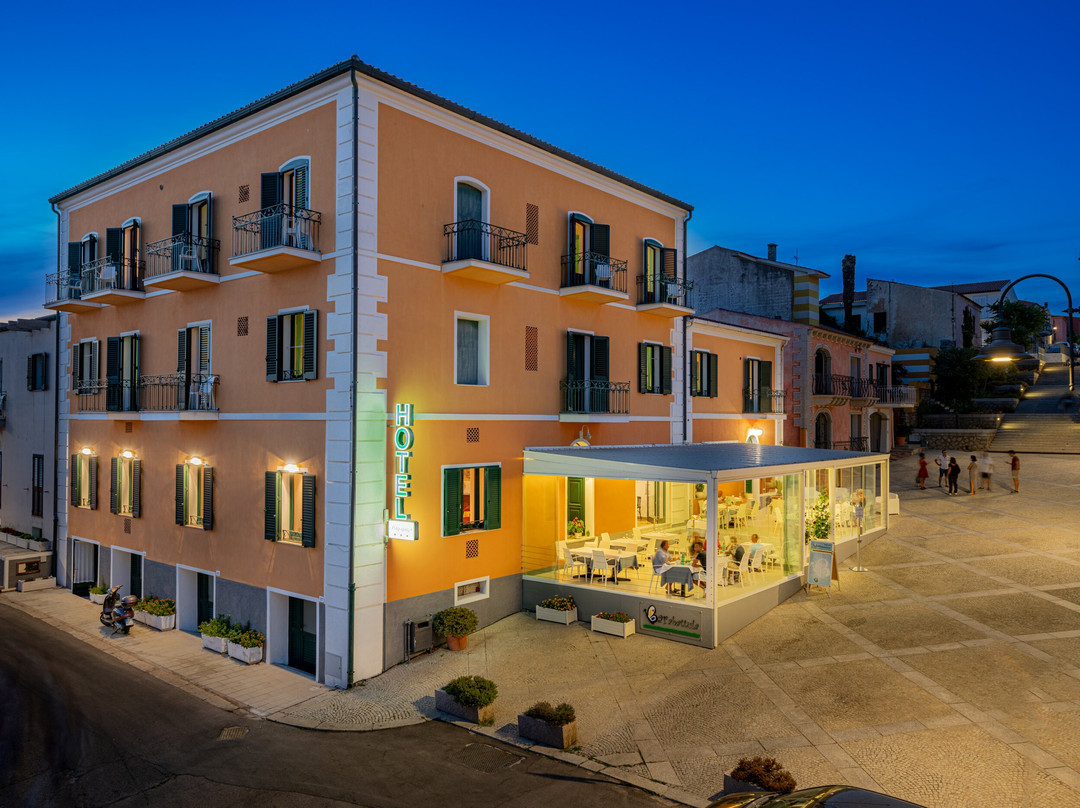 圣特雷莎加卢拉酒店住宿-Hotel Marinaro