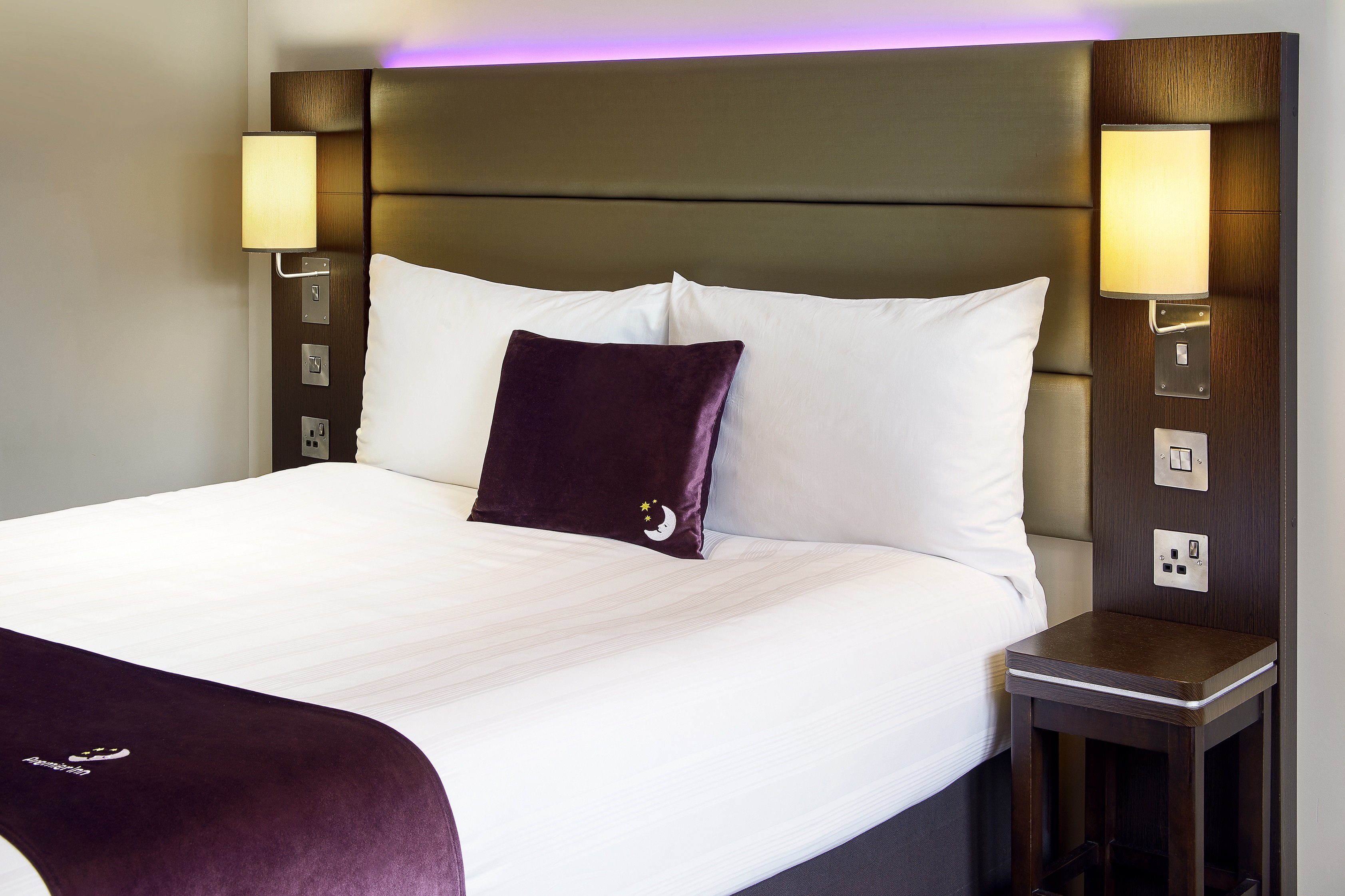 Premier Inn Glasgow Stepps (M80, J3)-官方