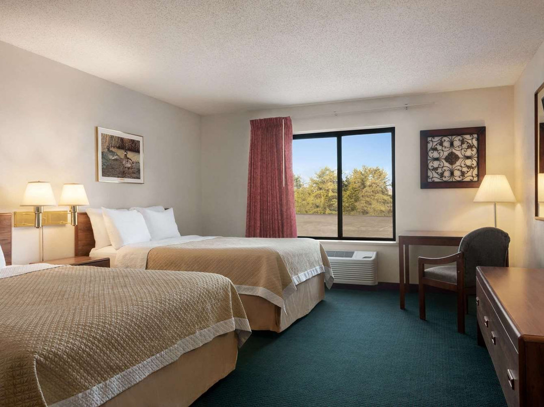 Days Inn by Wyndham Eagle River主图