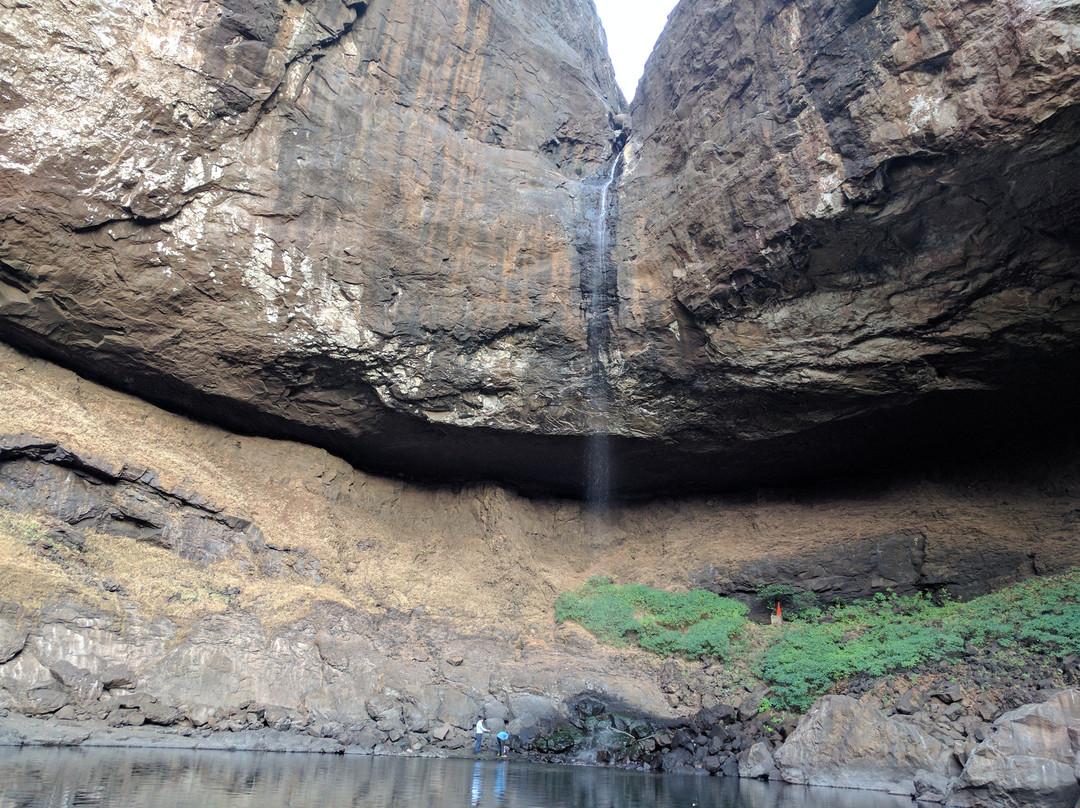 Mulshi旅游景点-Devkund Waterfall