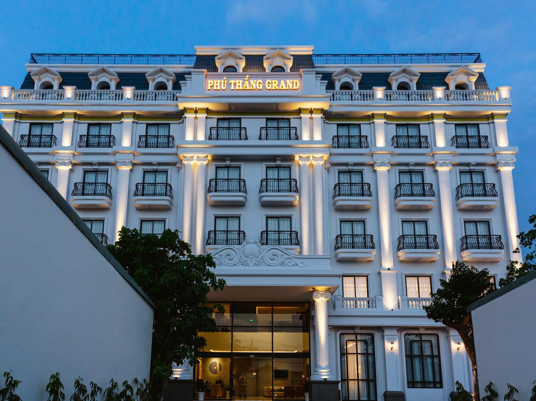 Duc Hoa Dong酒店住宿-Phu Thang Grand Hotel