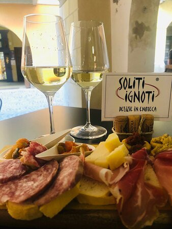 Enoteca Vineria Soliti Ignoti-Casale Monferrato必去景点