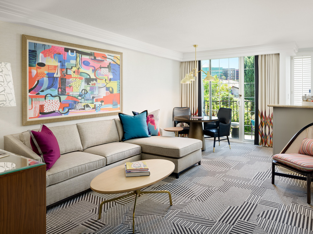 公园套房酒店主图