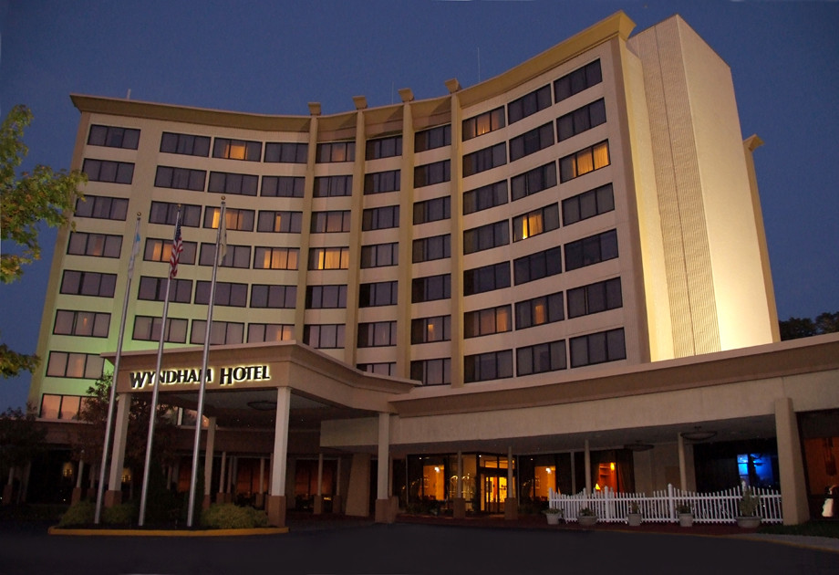 Clarion Hotel & Suites