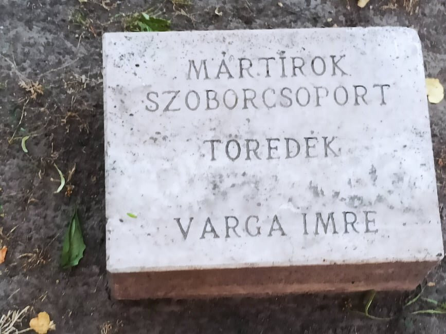 Mártírok Szoborcsoport - Martyrs景点图片