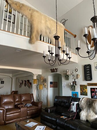 Latitude71 B and B主图