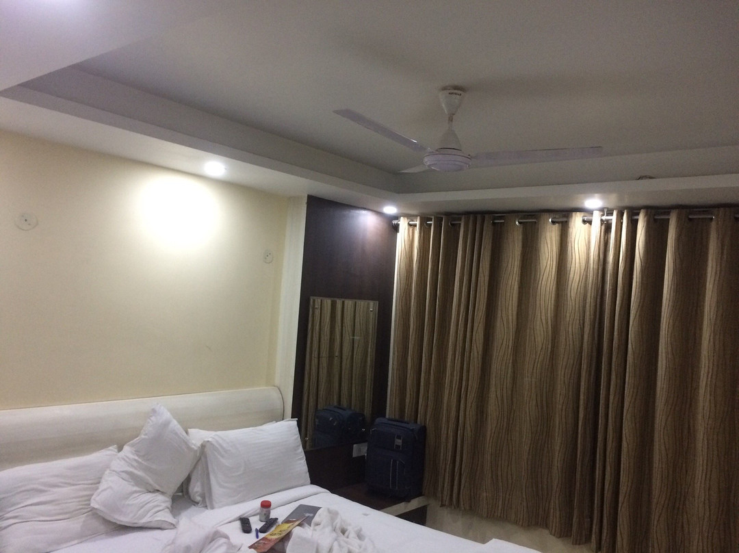 Hotel Aditya Inn主图