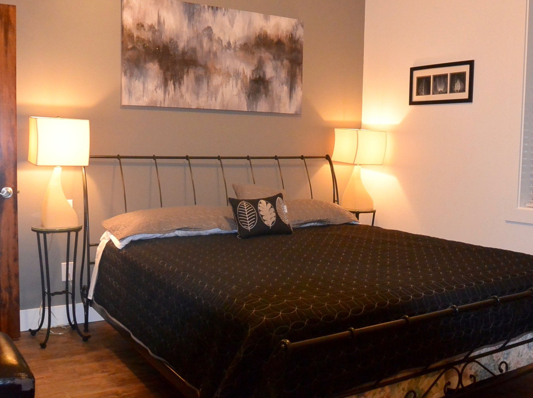 Little Luckiamute Creekside B&B主图