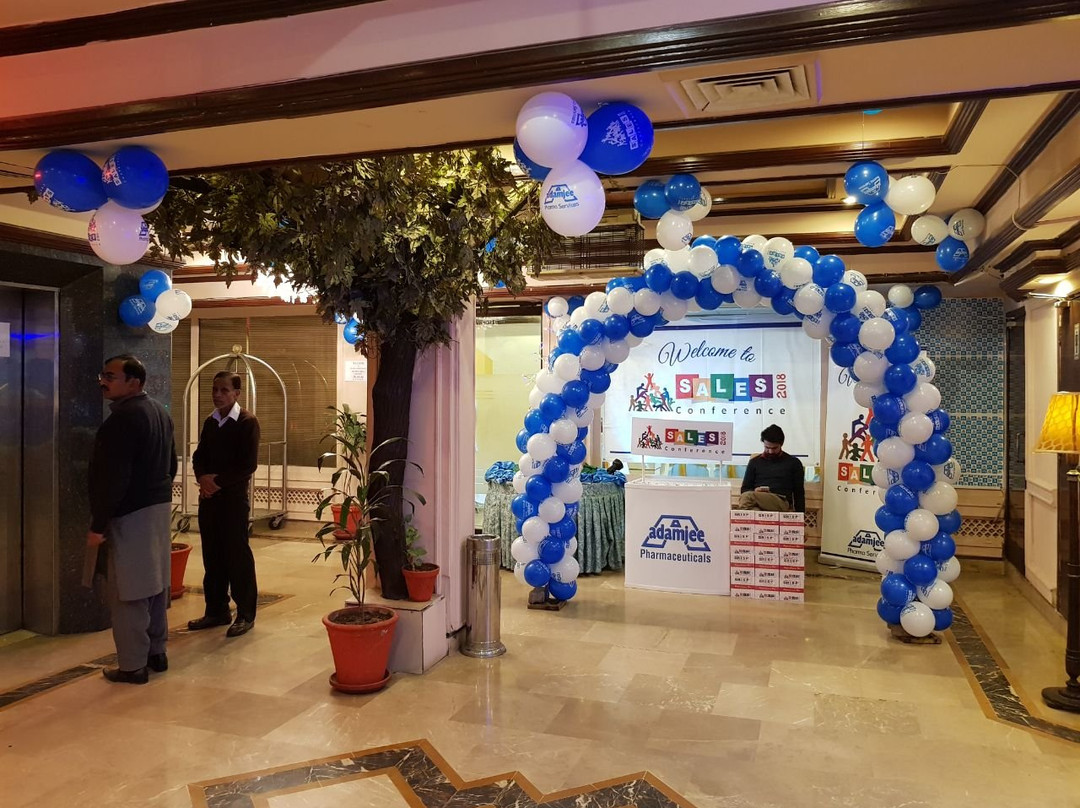 Grace Crown Hotel主图