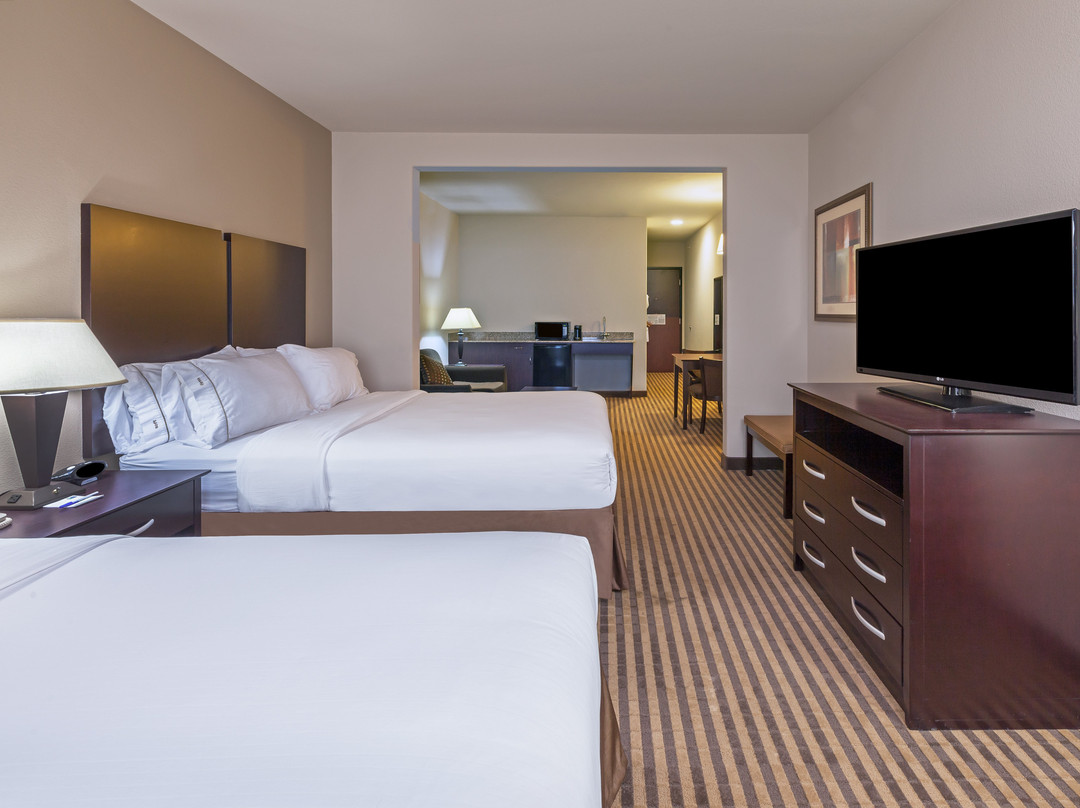 Holiday Inn Express & Suites Brady by IHG主图