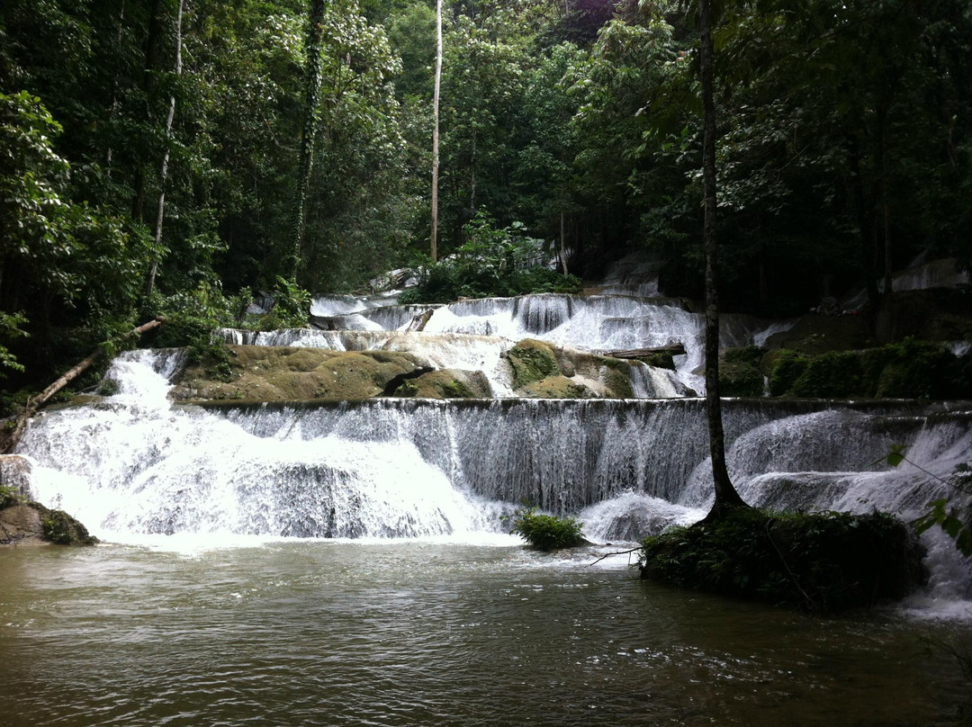 Moramo waterfall景点图片