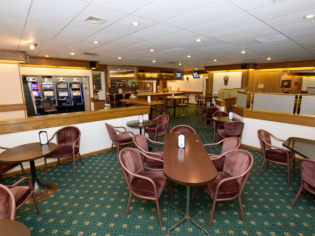 Oak Room Lounge & VLT