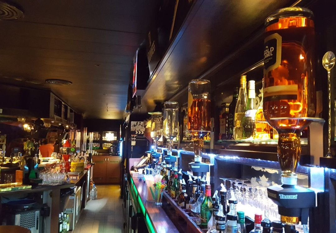 Cossonay餐馆和美食-Crazy Pub