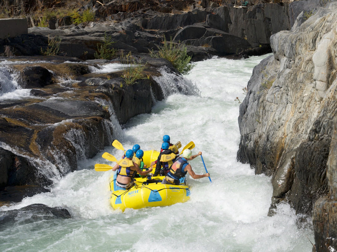 Tahoe Whitewater Tours-南太浩湖必去景点