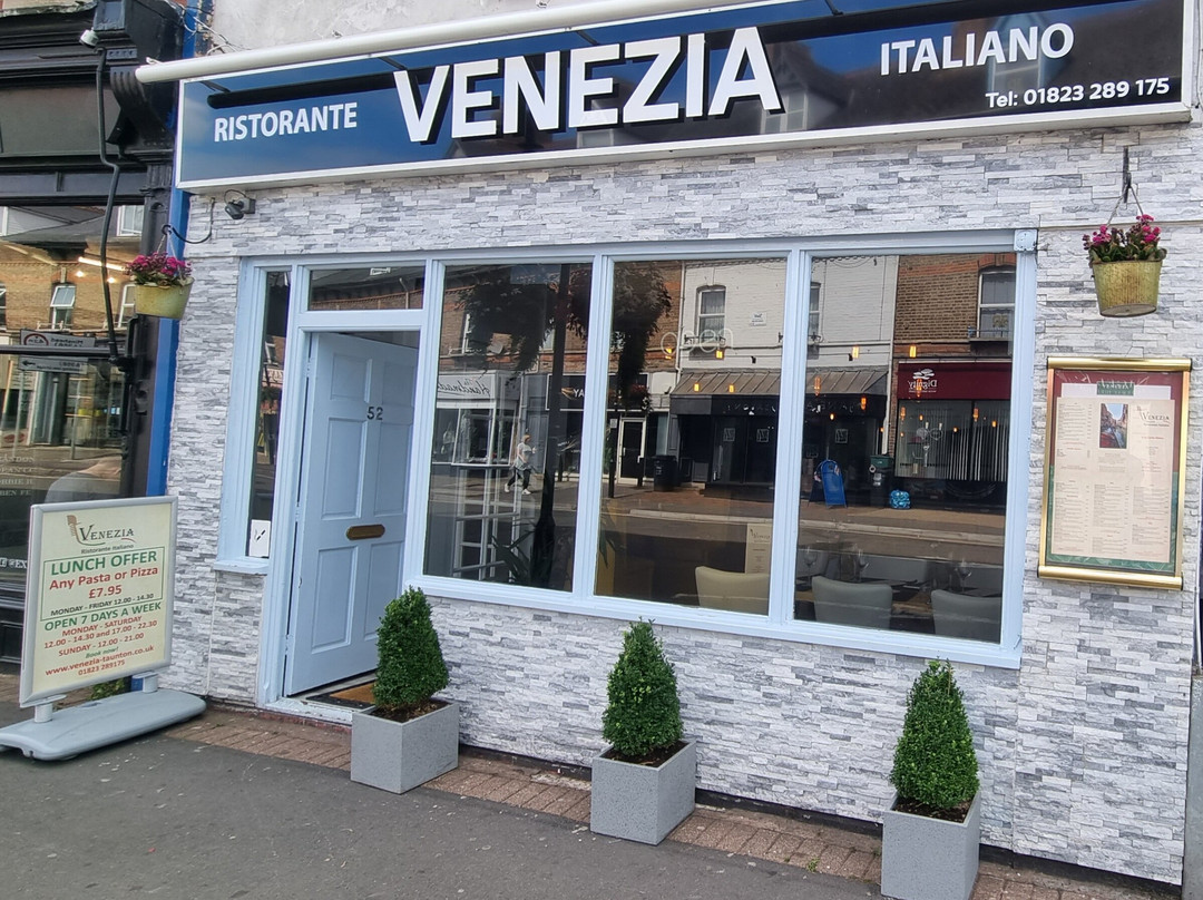 汤顿餐馆和美食-Venezia Taunton