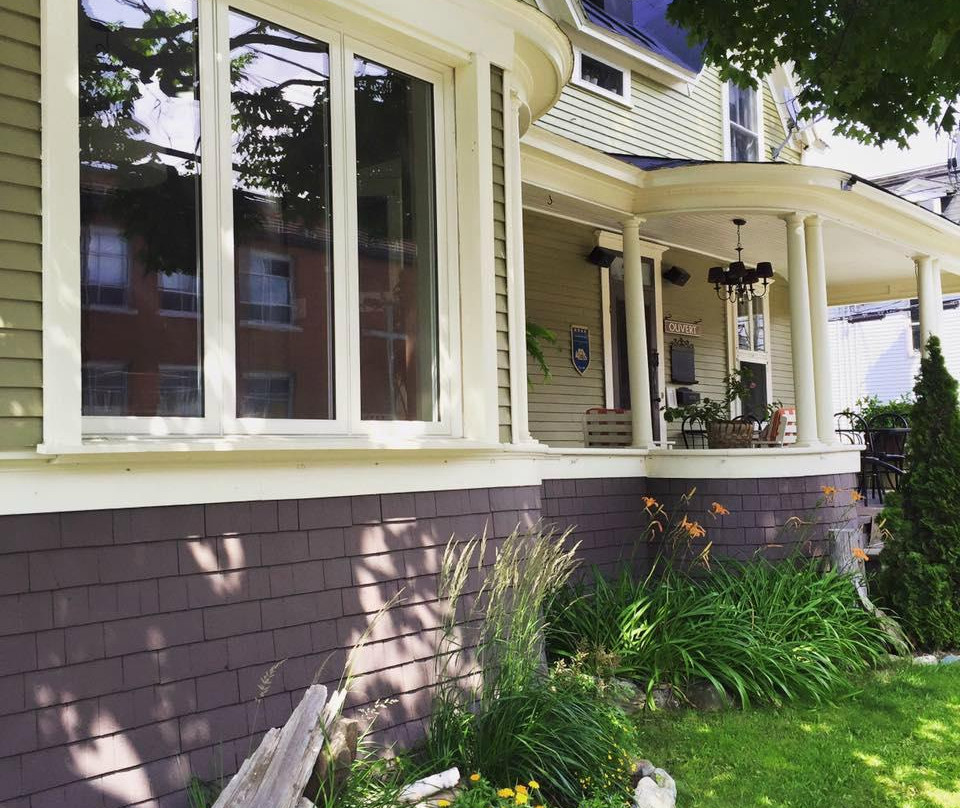 Sainte-Catherine-de-Hatley酒店住宿-La Maison de Ville - Bed & Bistro