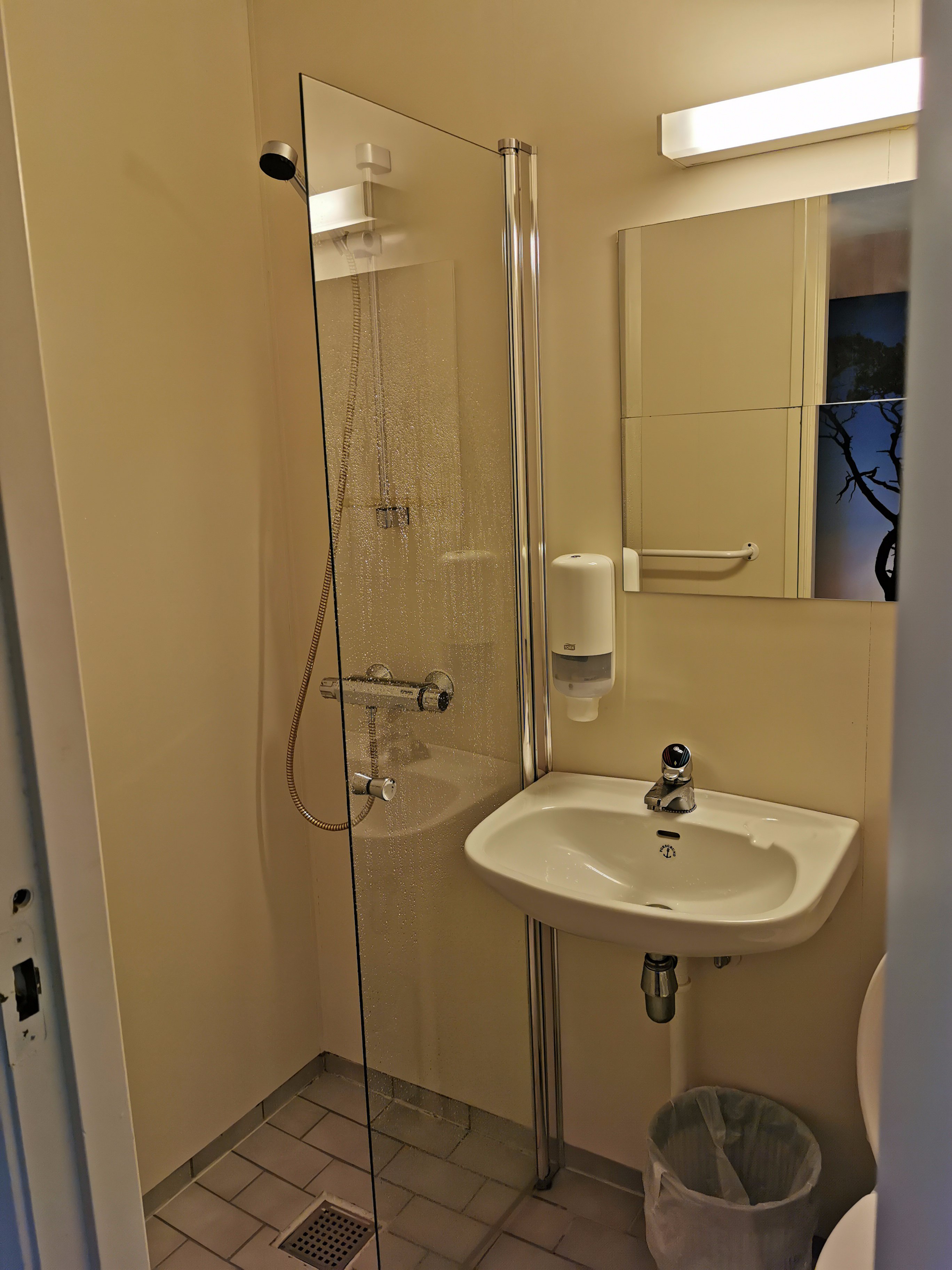 Vestnes Fjord Hotel-浴室