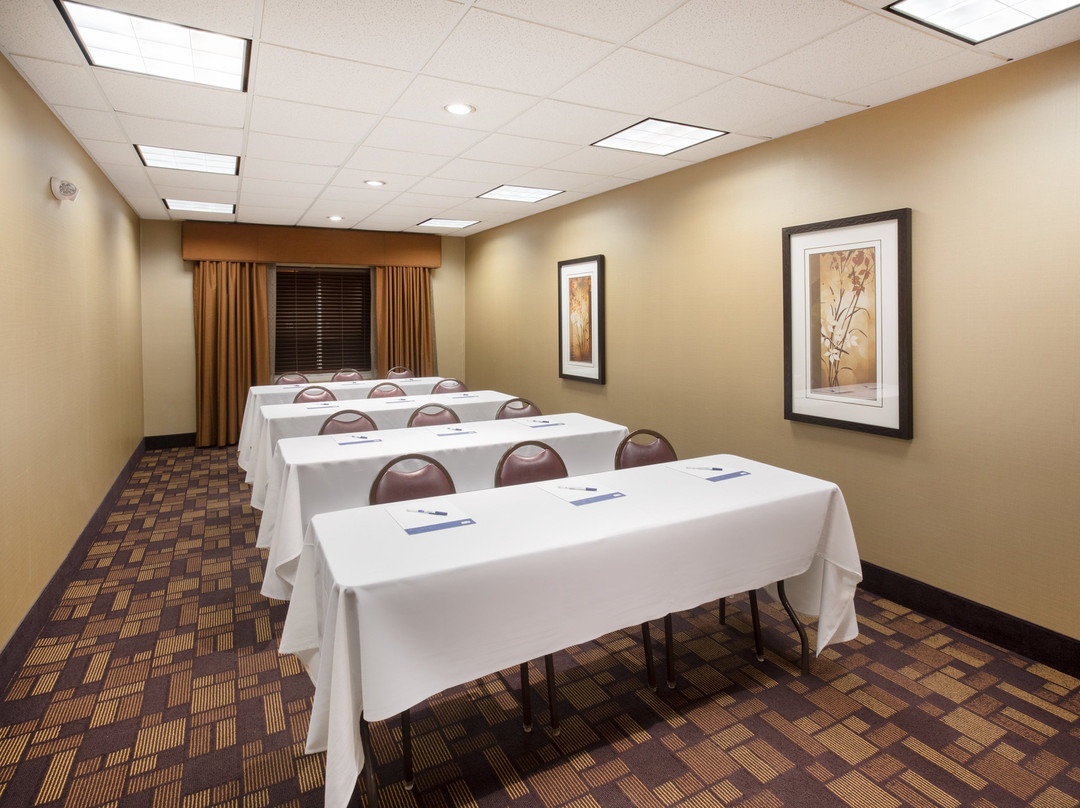 Holiday Inn Express & Suites Yankton by IHG主图