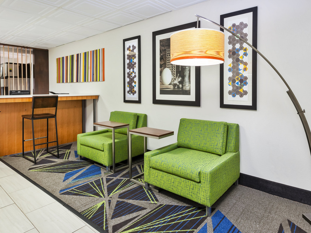 Holiday Inn Express & Suites Three Rivers by IHG主图