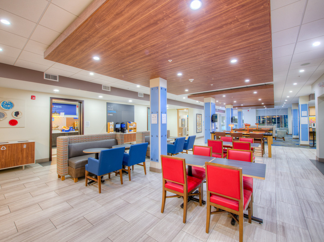 Holiday Inn Express & Suites Remington By IHG主图