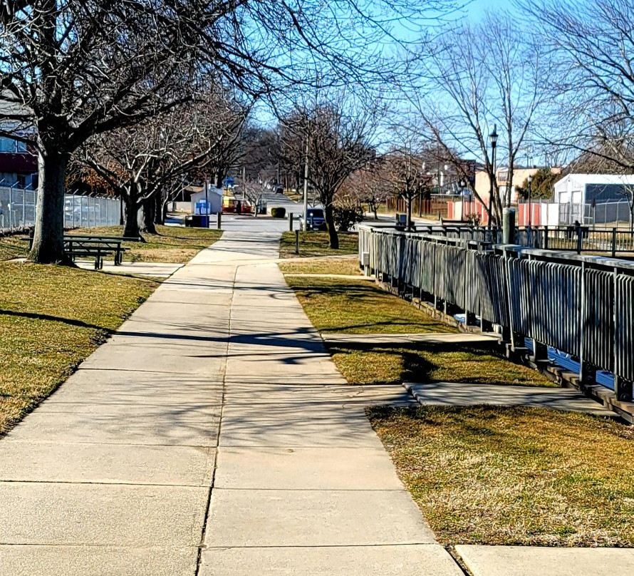 Frank J. Hutchins Memorial Park景点图片