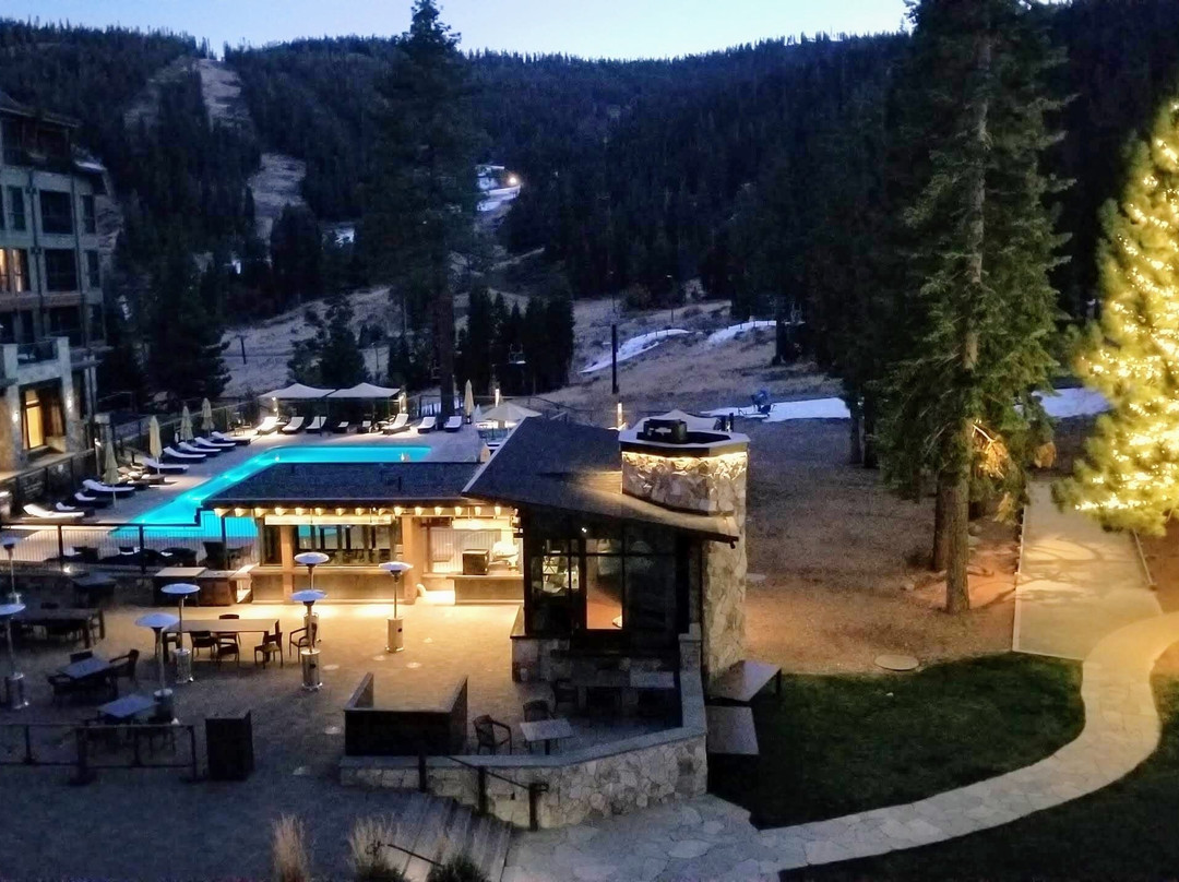 太浩湖丽思卡尔顿高地酒店主图