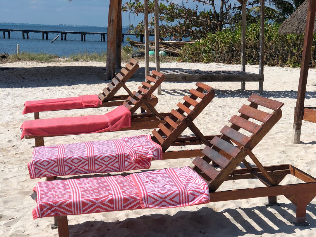 Isla Mujeres Golf Cart Rentals-女人岛必去景点