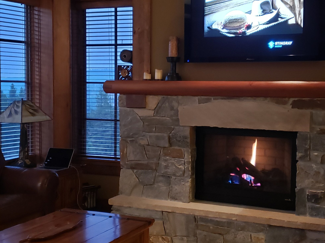 East West Hospitality主图