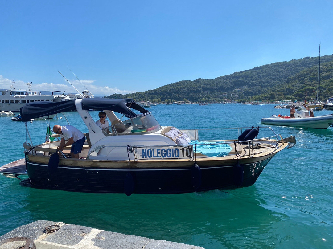 Costa di Faraggiana Boat Tour景点图片