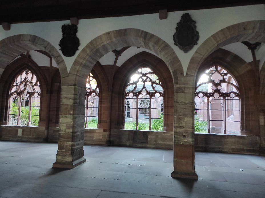 Carolingian Outer Crypt-巴塞尔必去景点