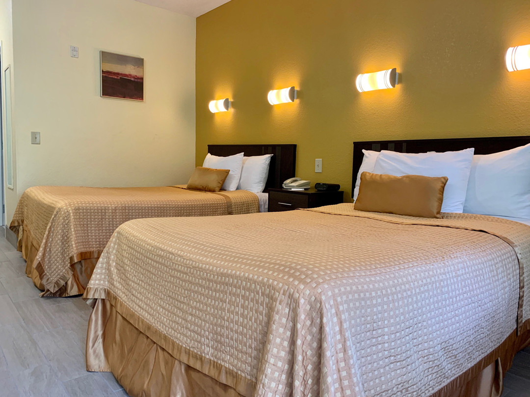 Executive Inn & Suites主图