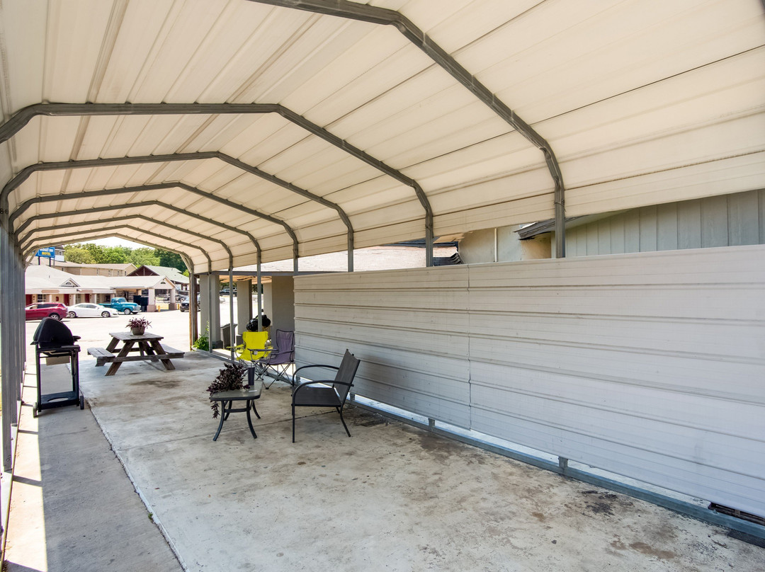 OYO Hotel Atoka主图