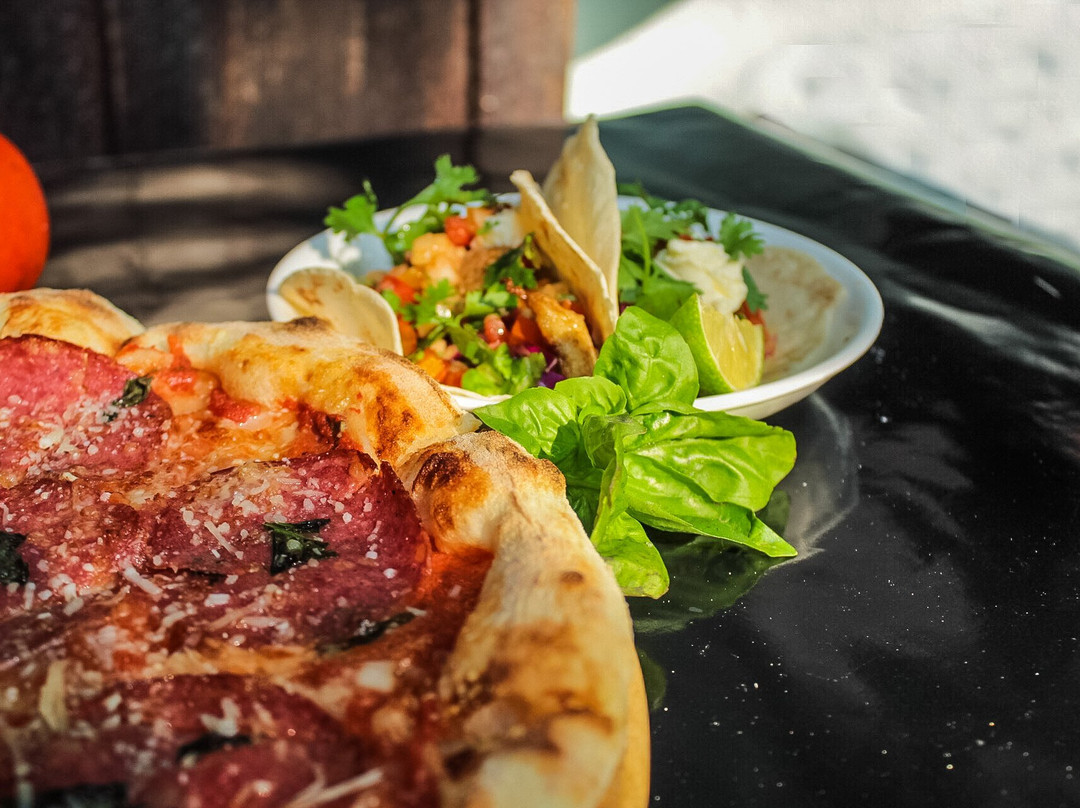 Hermanos Wood-fired Pizza