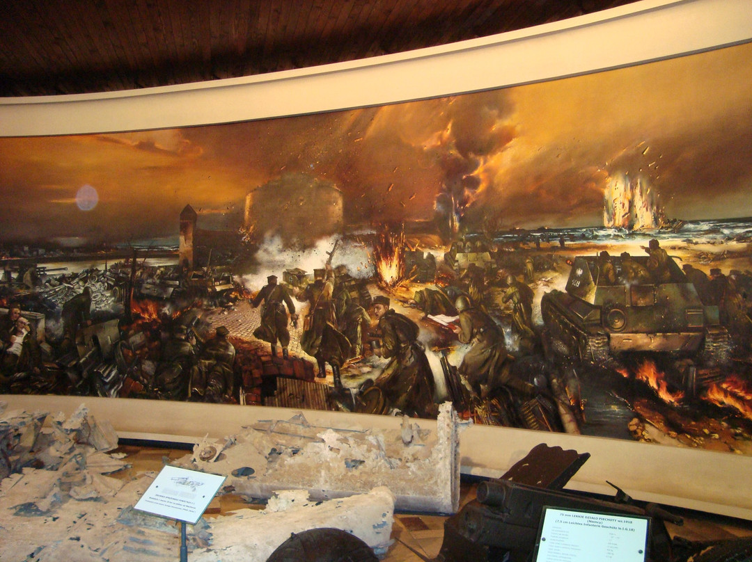 Polish Army Museum-科沃布热格必去景点